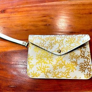 Coral exterior pattern wristlet/crossbody